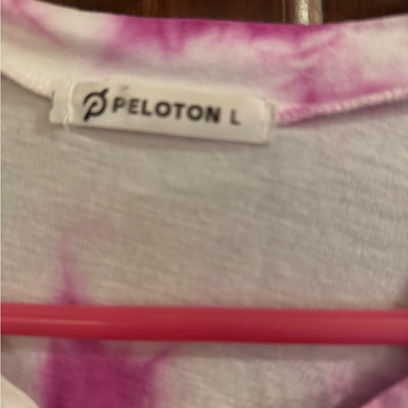 Peloton t shirt - Picture 3 of 3